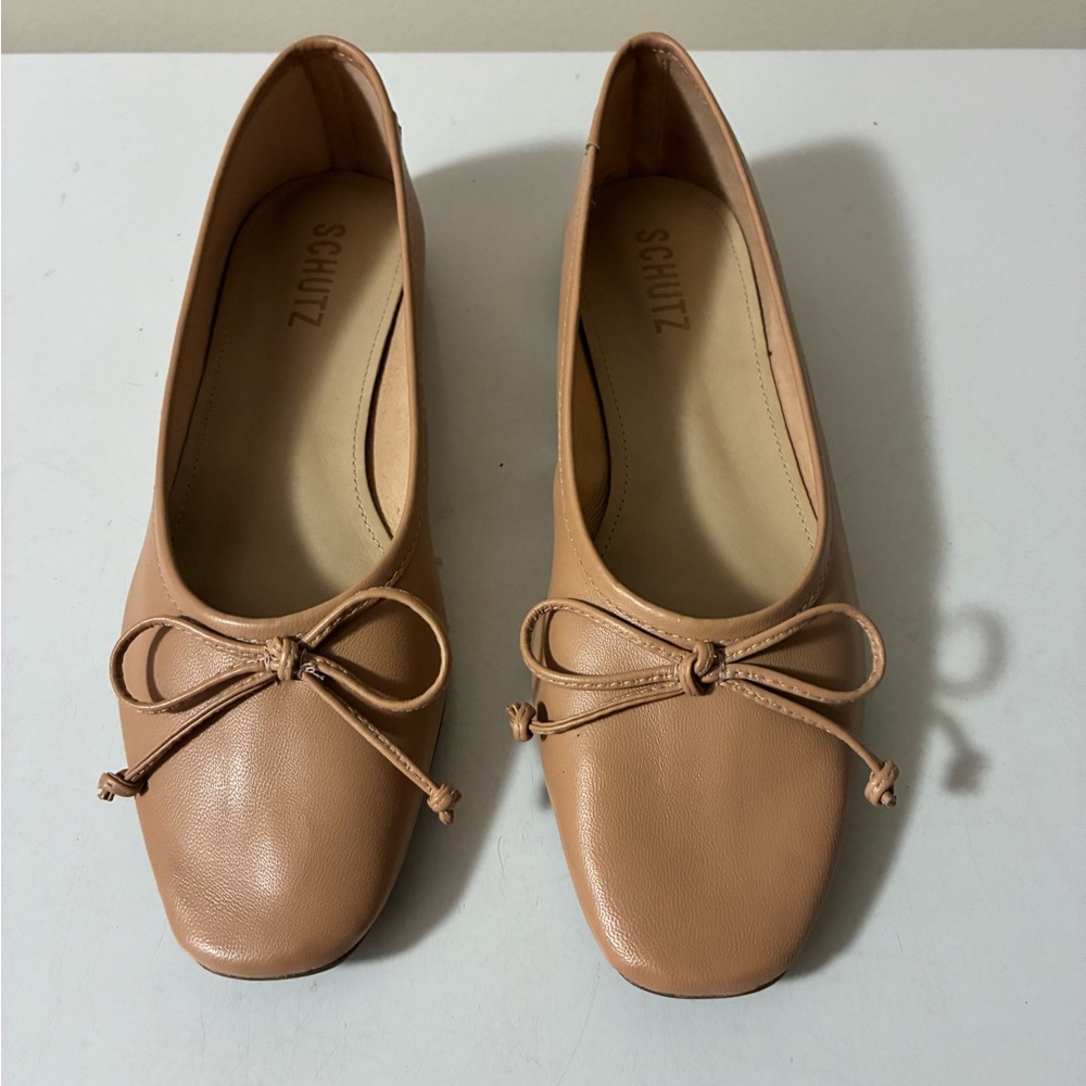 SCHUTZ Nude Leather Loafers with Bow